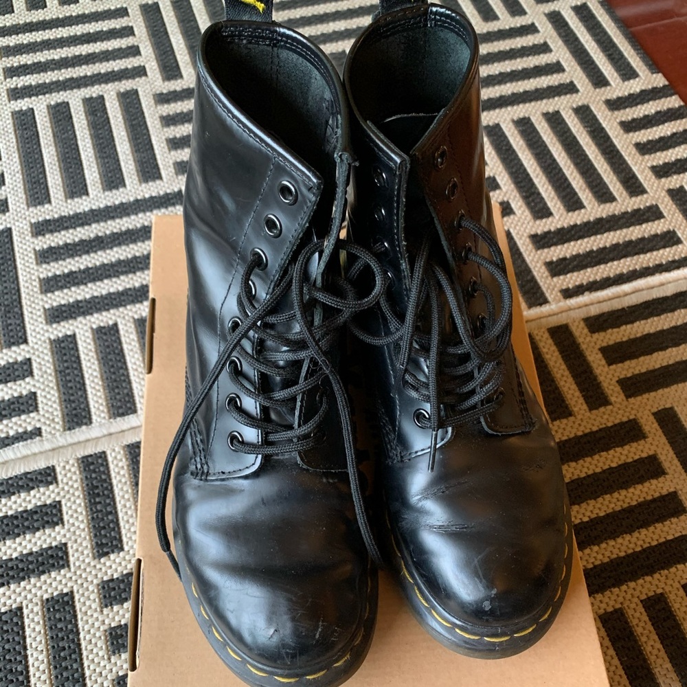 Dr Martens 1460 8 Eye Smooth with Box & Laced